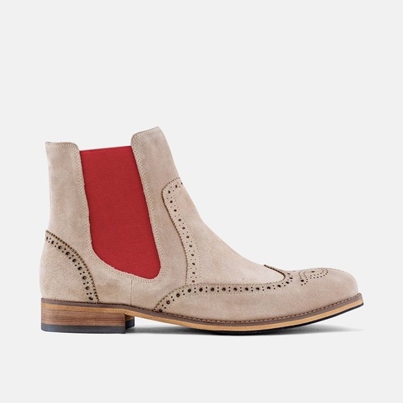 DONOVAN BEIGE WINGTIP CHELSEA BOOTS - Picture 4 of 4